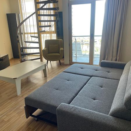 Sea View Apartment Batumi Esterno foto