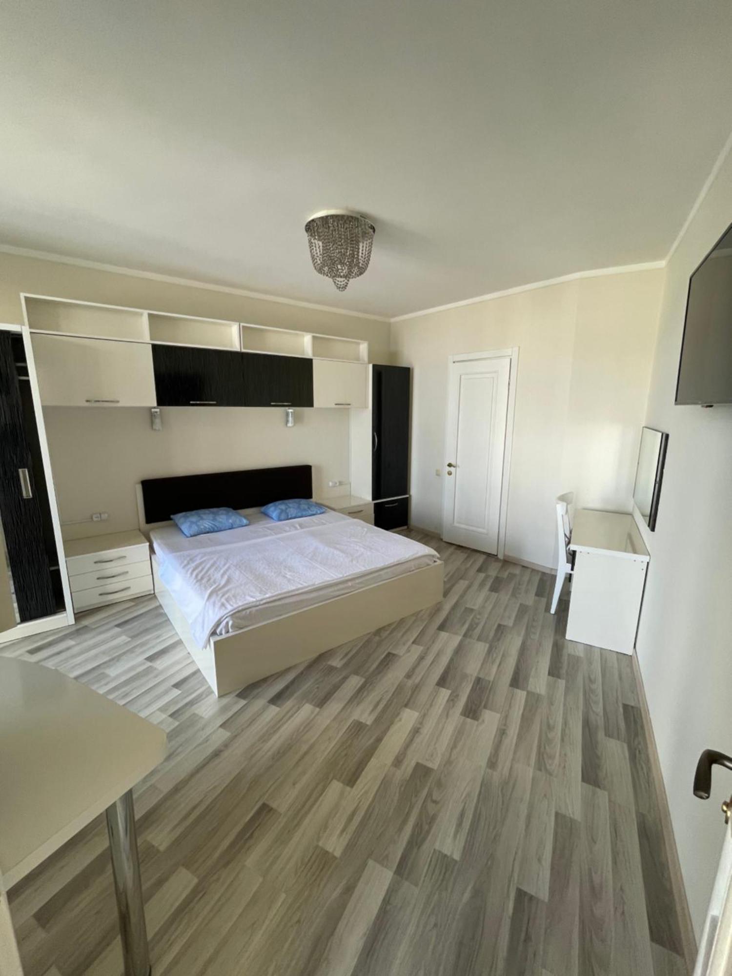 Sea View Apartment Batumi Esterno foto